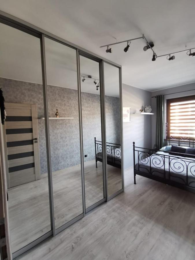 イェレニャ・グーラApartament Osiedle Jelonkaアパートメント エクステリア 写真