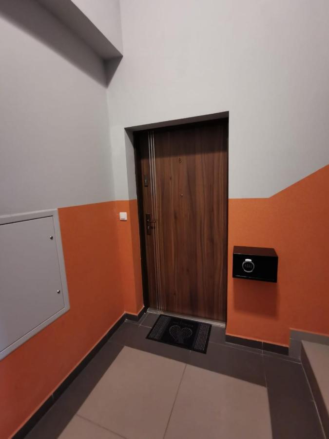 イェレニャ・グーラApartament Osiedle Jelonkaアパートメント エクステリア 写真